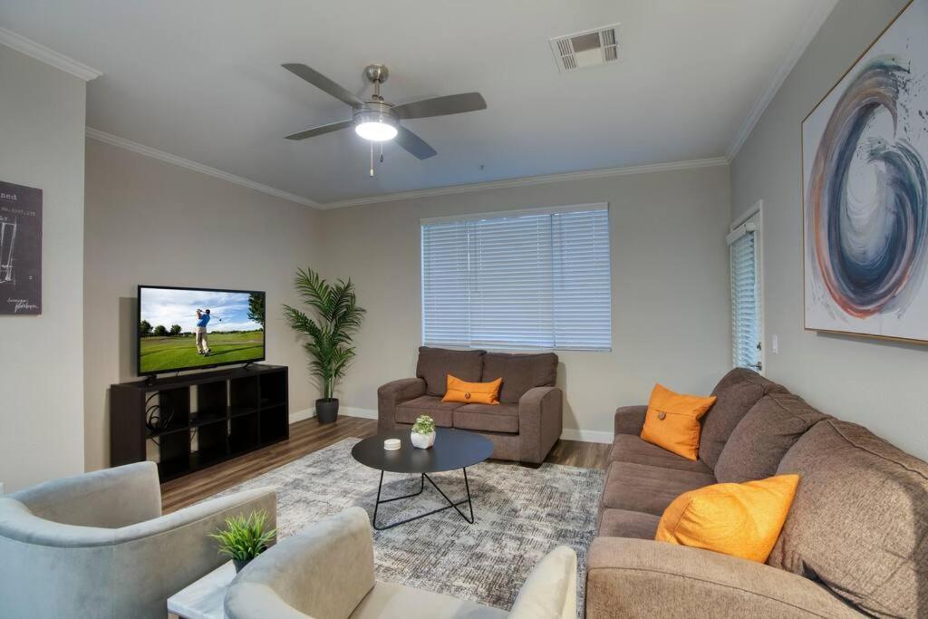 Modern 3-br In North * Scottsdale